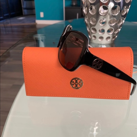 Tory Burch sun glasses main image 5